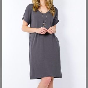 NWOT Women’s Ash Gray V-Neck Rolled Cuff Pocket T-Shirt Dress, Large